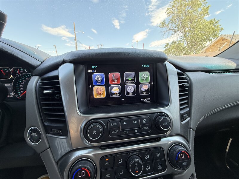 2019 Chevrolet Suburban LT photo 37