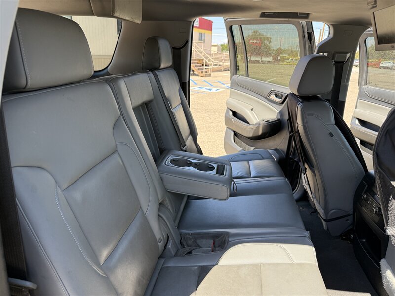 2019 Chevrolet Suburban LT photo 22