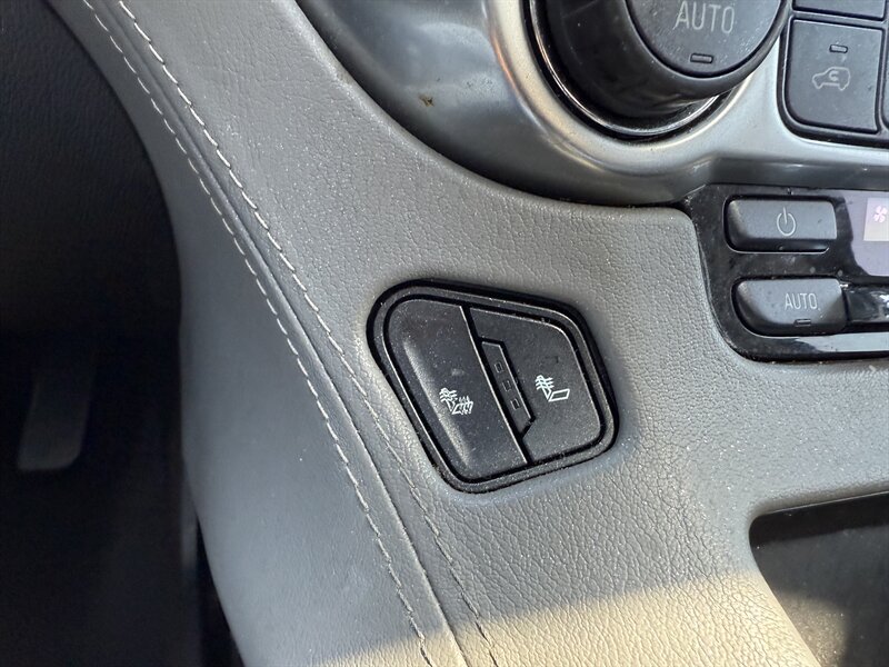 2019 Chevrolet Suburban LT photo 48