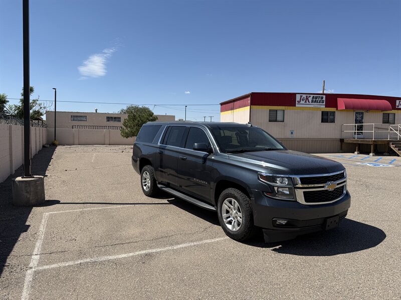 2019 Chevrolet Suburban LT photo 8