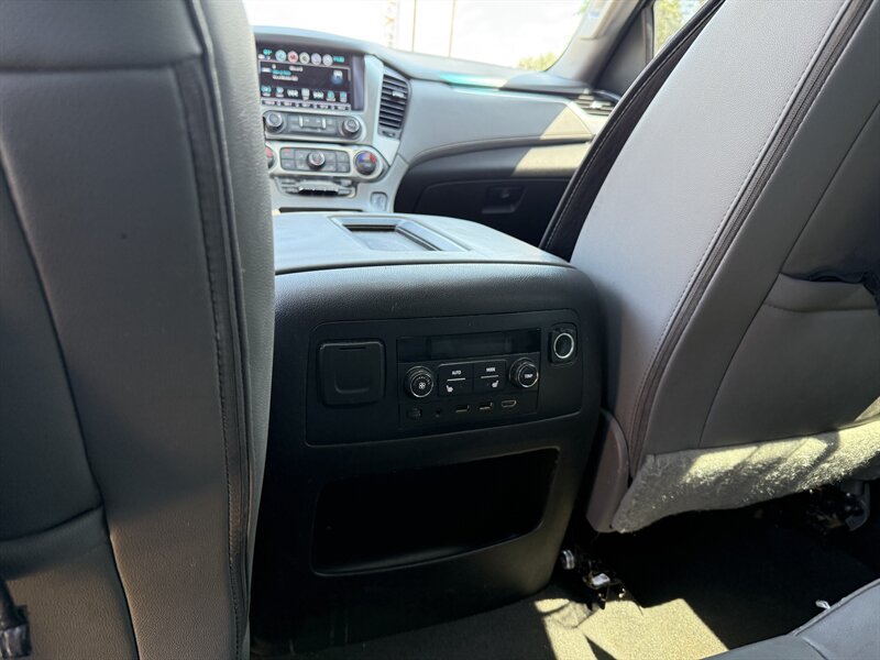 2019 Chevrolet Suburban LT photo 23