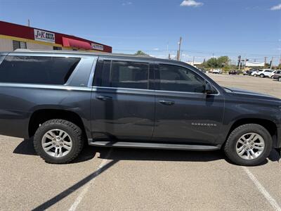 2019 Chevrolet Suburban LT   - Photo 7 - Albuquerque, NM 87107