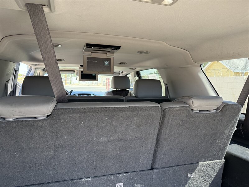 2019 Chevrolet Suburban LT photo 14