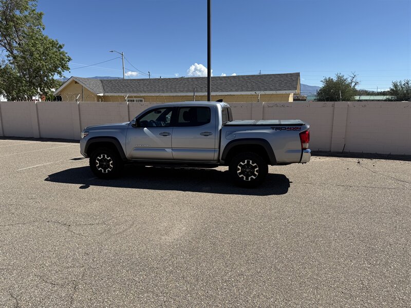 2016 Toyota Tacoma SR5 Sport TRD Pro photo 2