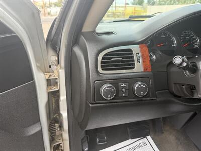 2010 Chevrolet Suburban LT   - Photo 18 - Albuquerque, NM 87107