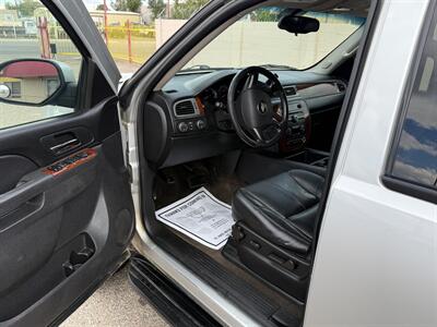 2010 Chevrolet Suburban LT   - Photo 10 - Albuquerque, NM 87107