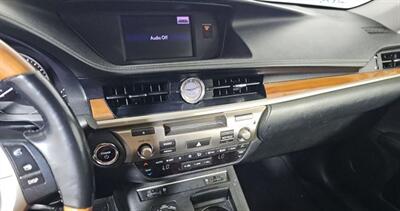 2014 Lexus ES300h   - Photo 11 - Orange, CA 92867