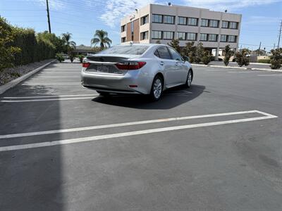 2014 Lexus ES300h   - Photo 7 - Orange, CA 92867