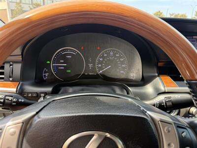 2014 Lexus ES300h   - Photo 16 - Orange, CA 92867