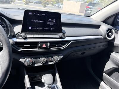 2022 Kia Forte LXS - Photo 14 - Orange, CA 92867