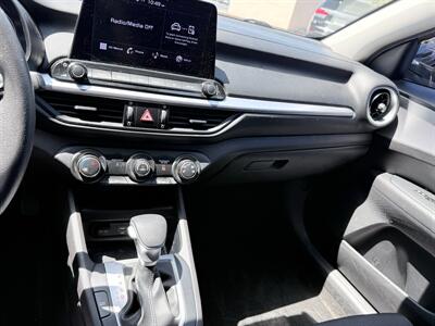 2022 Kia Forte LXS - Photo 15 - Orange, CA 92867
