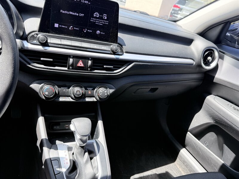 2022 Kia Forte LXS - Photo 16 - Orange, CA 92867