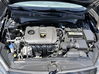 2022 Kia Forte LXS - Photo 17 - Orange, CA 92867