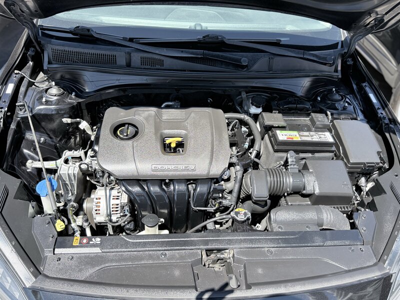 2022 Kia Forte LXS - Photo 18 - Orange, CA 92867