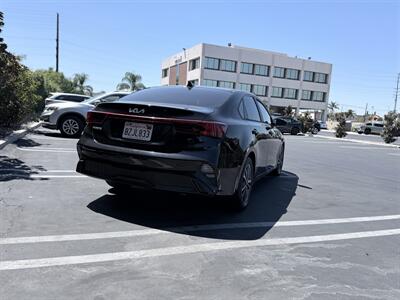 2022 Kia Forte LXS - Photo 10 - Orange, CA 92867