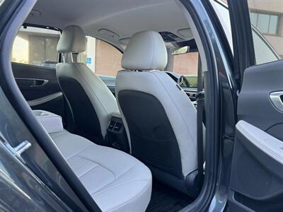 2020 Hyundai SONATA Hybrid Limited   - Photo 8 - Orange, CA 92867