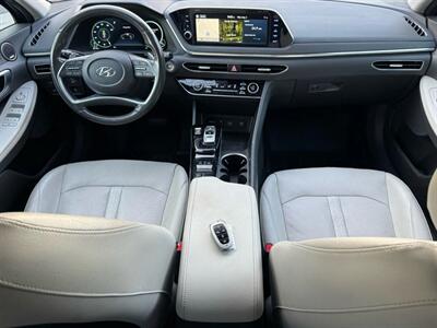 2020 Hyundai SONATA Hybrid Limited   - Photo 10 - Orange, CA 92867