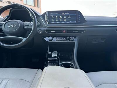 2020 Hyundai SONATA Hybrid Limited   - Photo 17 - Orange, CA 92867