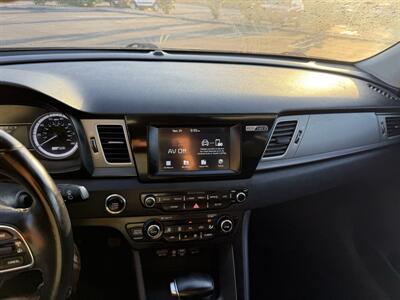 2018 Kia Niro LX   - Photo 14 - Orange, CA 92867