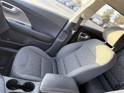2018 Kia Niro LX   - Photo 12 - Orange, CA 92867