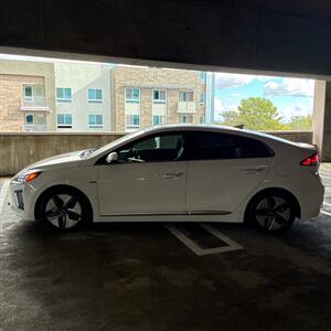 2020 Hyundai IONIQ Hybrid Limited - Photo 8 - Orange, CA 92867