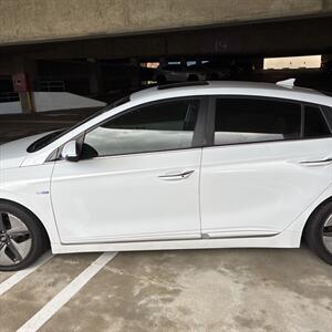 2020 Hyundai IONIQ Hybrid Limited - Photo 14 - Orange, CA 92867