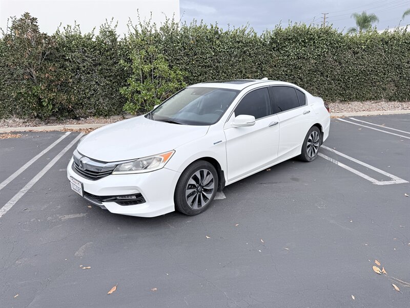 2017 Honda Accord Hybrid EX-L - Photo 6 - Orange, CA 92867