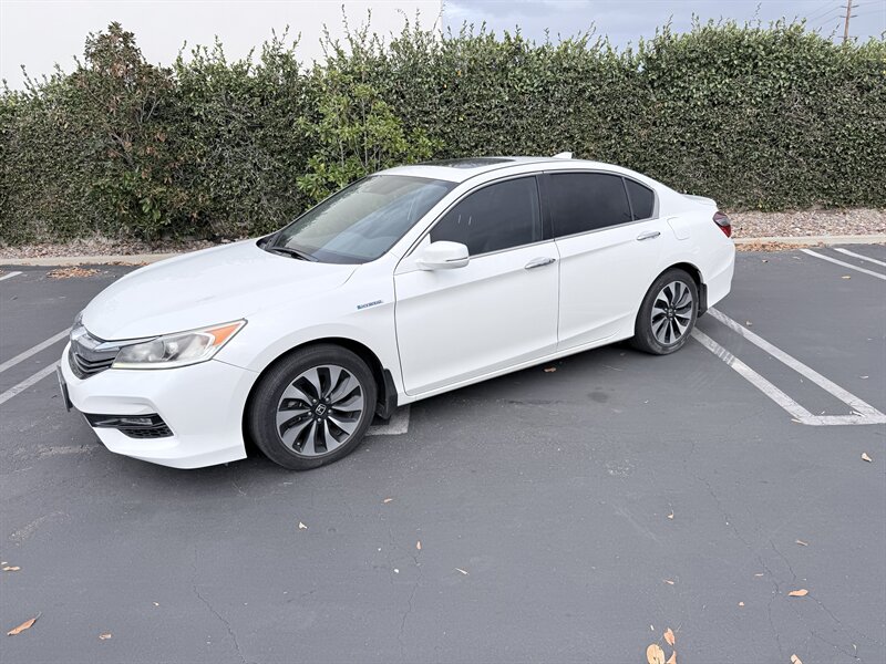2017 Honda Accord Hybrid EX-L - Photo 7 - Orange, CA 92867