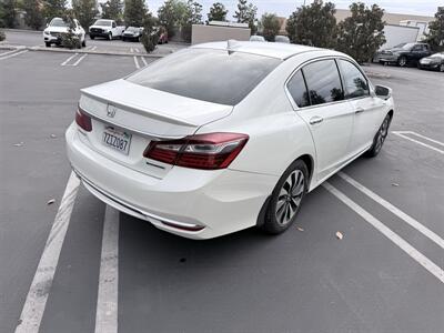 2017 Honda Accord Hybrid EX-L - Photo 11 - Orange, CA 92867