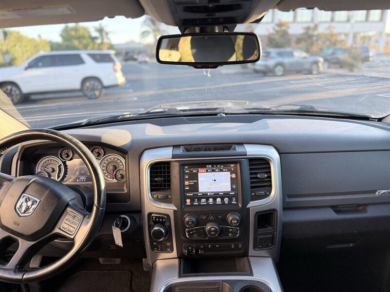 2017 RAM 1500 Big Horn V8 4x4 Crew Cab - Photo 24 - Orange, CA 92867