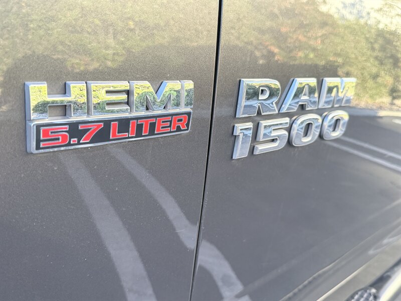 2017 RAM 1500 Big Horn V8 4x4 Crew Cab - Photo 12 - Orange, CA 92867