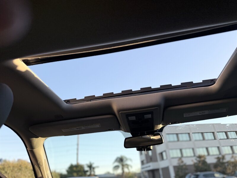 2017 RAM 1500 Big Horn V8 4x4 Crew Cab - Photo 22 - Orange, CA 92867