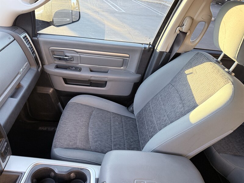 2017 RAM 1500 Big Horn V8 4x4 Crew Cab - Photo 20 - Orange, CA 92867