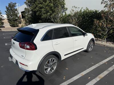 2017 Kia Niro Touring   - Photo 11 - Orange, CA 92867