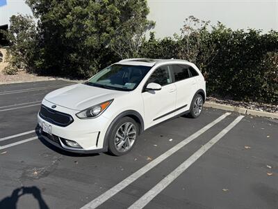 2017 Kia Niro Touring   - Photo 1 - Orange, CA 92867