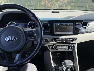 2017 Kia Niro Touring   - Photo 21 - Orange, CA 92867