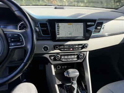 2017 Kia Niro Touring   - Photo 22 - Orange, CA 92867