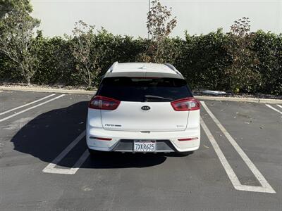 2017 Kia Niro Touring   - Photo 10 - Orange, CA 92867
