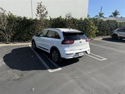 2017 Kia Niro Touring   - Photo 7 - Orange, CA 92867