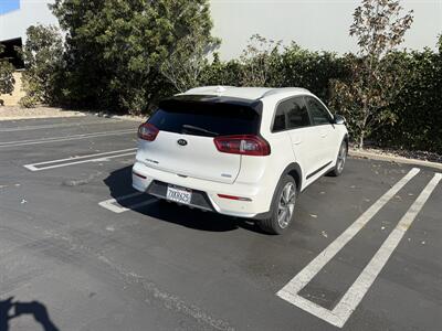 2017 Kia Niro Touring   - Photo 8 - Orange, CA 92867