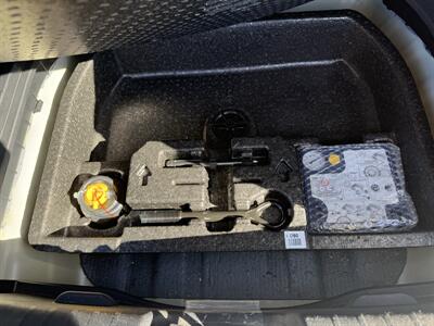 2017 Kia Niro Touring   - Photo 16 - Orange, CA 92867