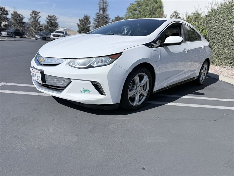 2017 Chevrolet Volt 2LT Plug-in Hybrid - Photo 7 - Orange, CA 92867