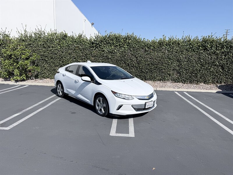2017 Chevrolet Volt 2LT Plug-in Hybrid - Photo 3 - Orange, CA 92867