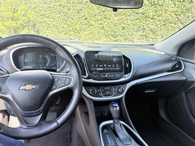 2017 Chevrolet Volt 2LT Plug-in Hybrid - Photo 15 - Orange, CA 92867