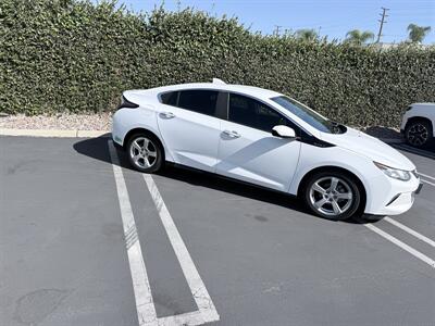 2017 Chevrolet Volt 2LT Plug-in Hybrid - Photo 6 - Orange, CA 92867