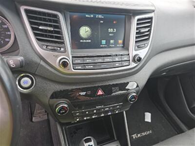 2017 Hyundai Tucson SE Plus   - Photo 8 - Orange, CA 92867