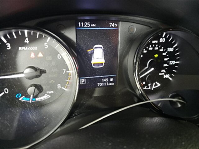 2018 Nissan Rogue Hybrid SV - Photo 11 - Orange, CA 92867
