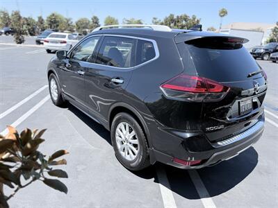 2018 Nissan Rogue Hybrid SV   - Photo 9 - Orange, CA 92867