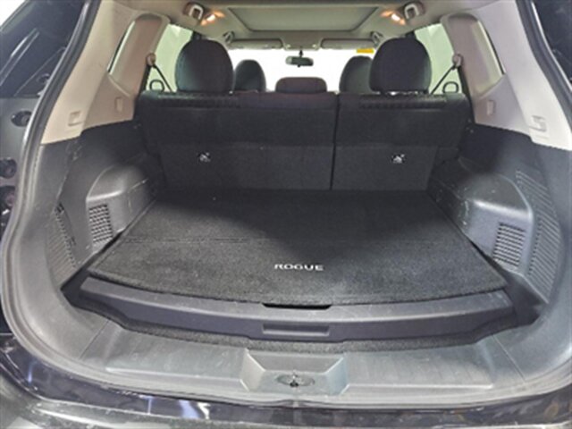 2018 Nissan Rogue Hybrid SV - Photo 8 - Orange, CA 92867