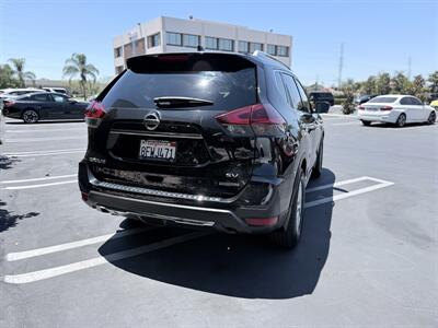 2018 Nissan Rogue Hybrid SV   - Photo 8 - Orange, CA 92867